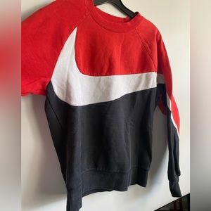 Vintage Nike Men’s S Nike Swoosh Crewneck Sweatshirt